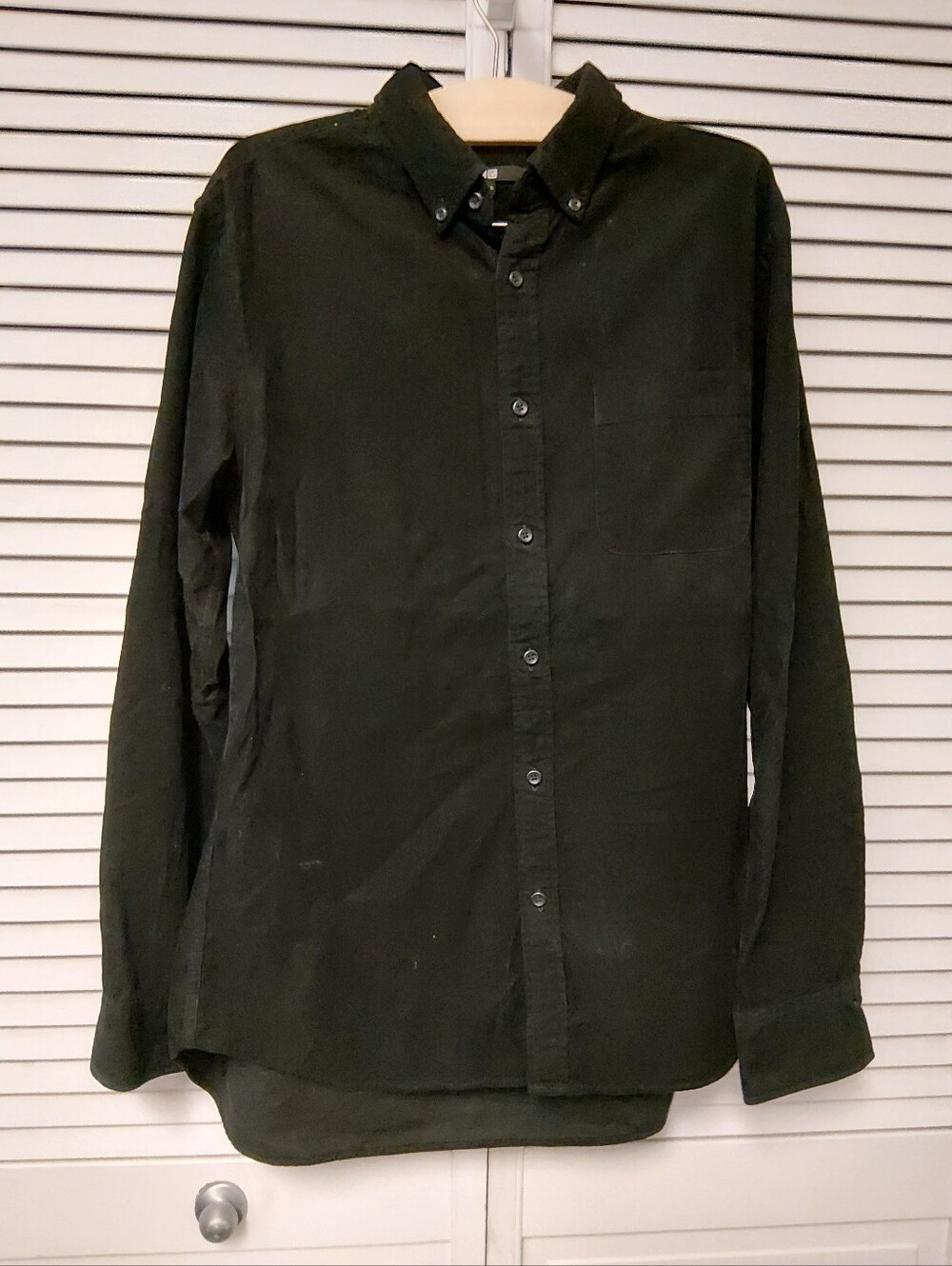 Uniqlo Black Long-Sleeve Corduroy Button-Down Shirt